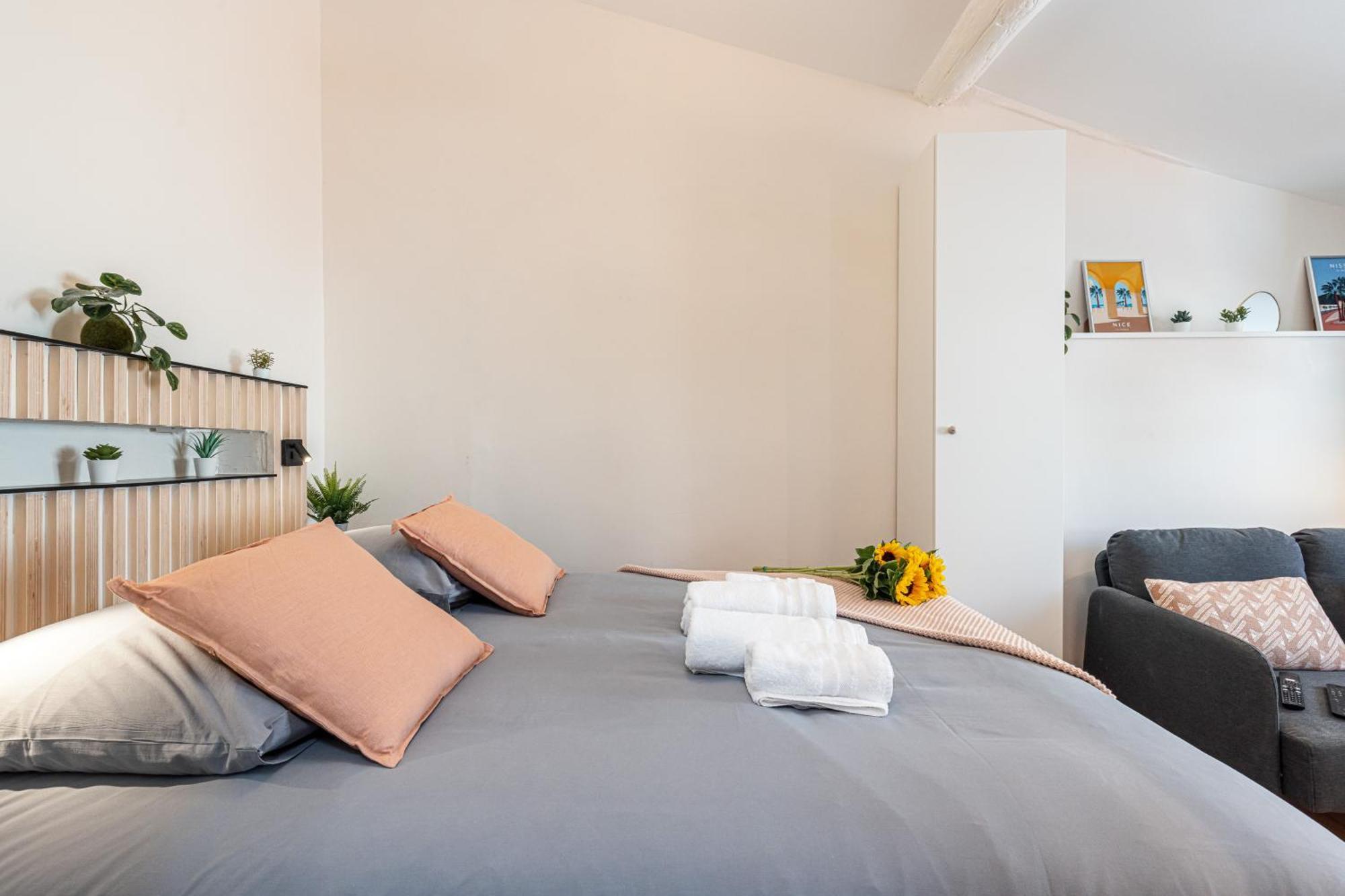 Apartment Feel - Collet